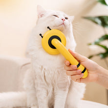 Load image into Gallery viewer, HiFuzzyPet Cute Little Bee Self-cleaning Pet Brush