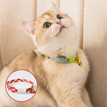 Load image into Gallery viewer, HiFuzzyPet 2pcs Flower Pendant Cat Collar with Bell
