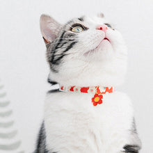 Load image into Gallery viewer, HiFuzzyPet 2pcs Flower Pendant Cat Collar with Bell
